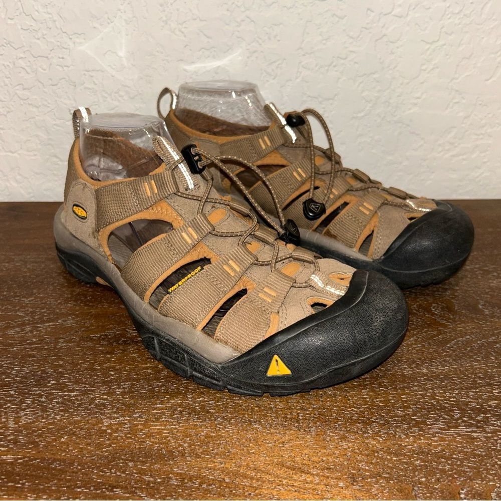 Keen Newport Leather Toggle Waterproof Sandal Shoes - Picture 2 of 7